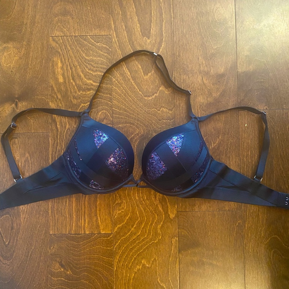 Sparkly holiday bra! Super cute!